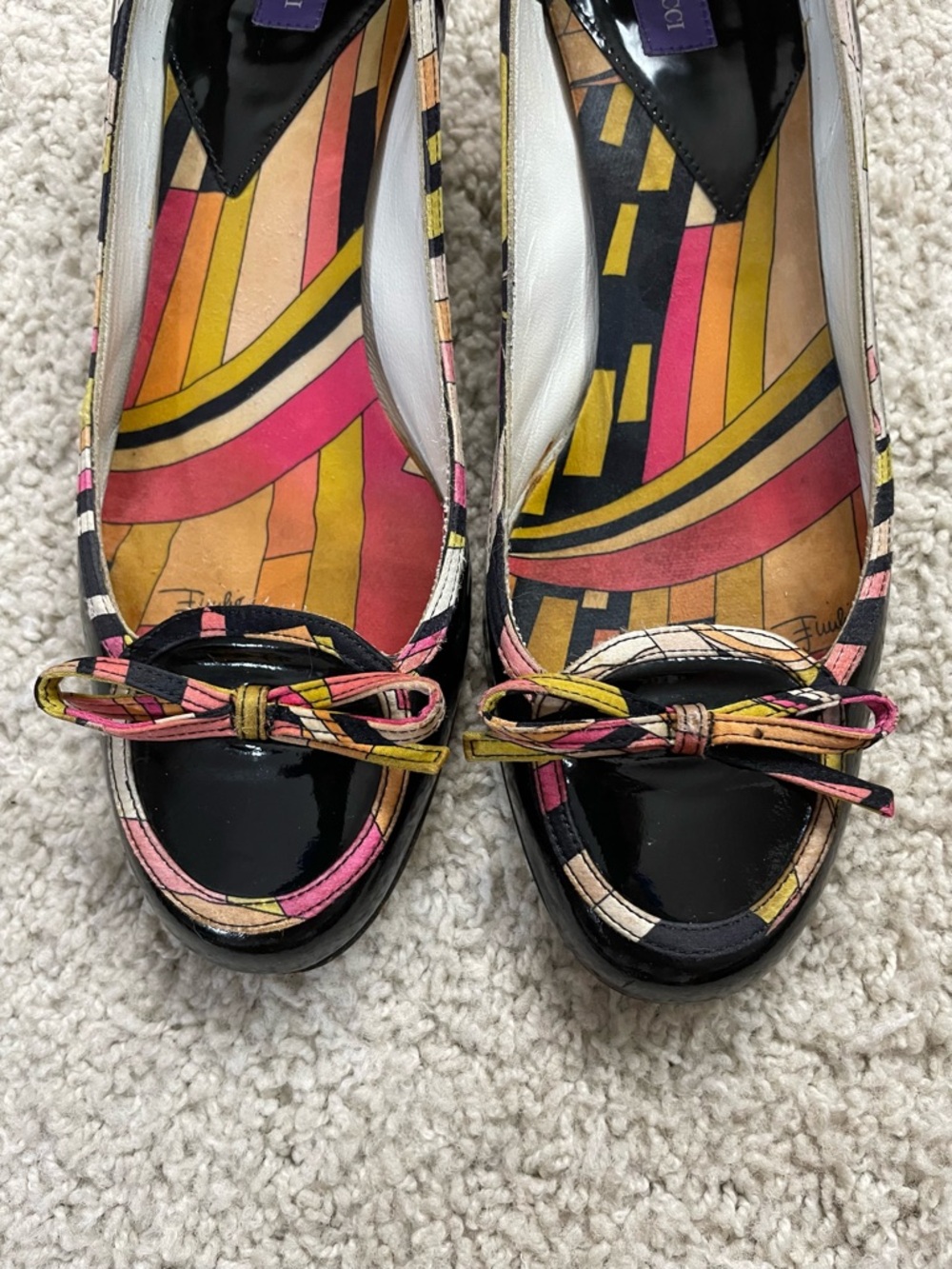 Womens EMILIO PUCCI Black PATENT LEATHER Silk Trim Designer KITTEN Heel PUMPS 37 - Picture 6 of 8